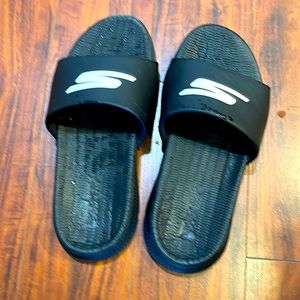 NWOT- Skechers Men’s Athletic Slide Sandal